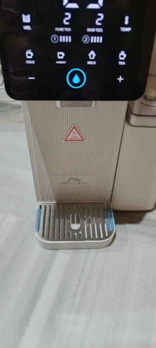 Filtro de agua con pantalla digital