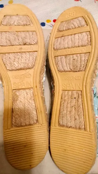 Alpargatas florales azules