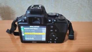 Cámara Nikon D3500 + Tarjeta 64GB + Bolso