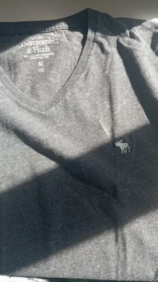 Pack 2 camisetas marca: Abercrombie & Adidas