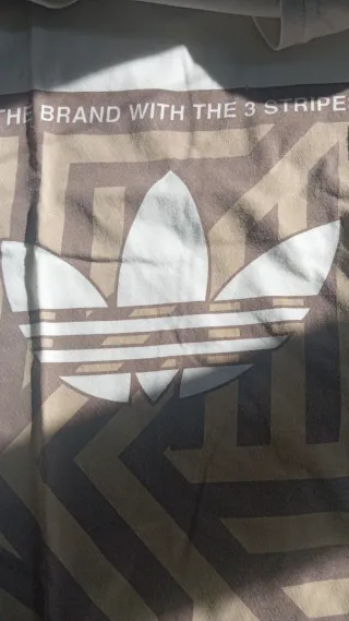 Pack 2 camisetas marca: Abercrombie & Adidas