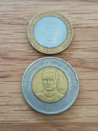 2 Monedas República Dominicana 5 y 10 Pesos