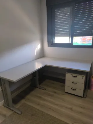 Mesa Oficina y cajonera