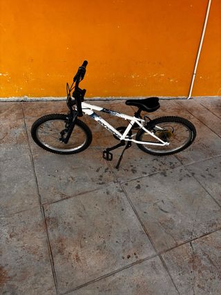 Bicicleta infantil Rockrider blanca