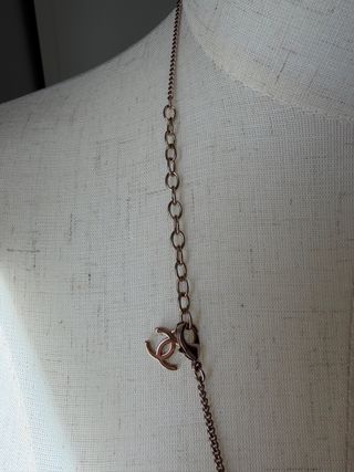 Collar Chanel Largo Bola y Logo