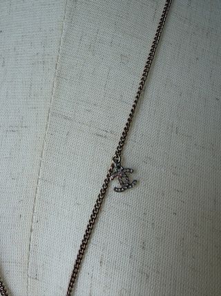 Collar Chanel Largo Bola y Logo