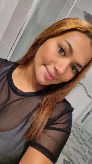 Busco trabajo de interna . Persona responsable