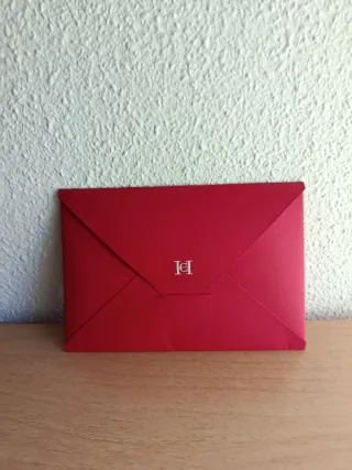 Llavero Carolina Herrera CH Dorado