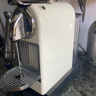 Cafetera Nespresso DeLonghi