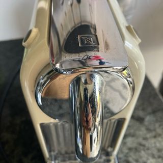 Cafetera Nespresso DeLonghi