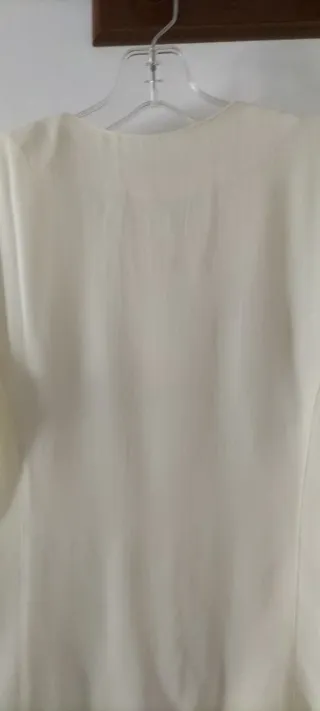 Blusa Rosa Calvo Verano. Color crema.