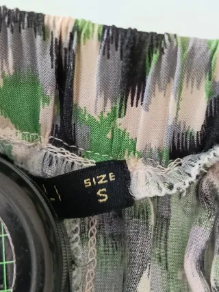 Short de mujer con bolsillos laterales.