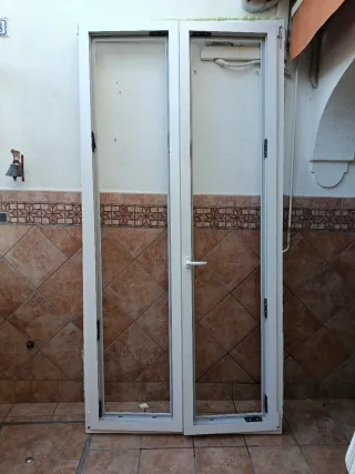 Puerta aluminio 1250x2560