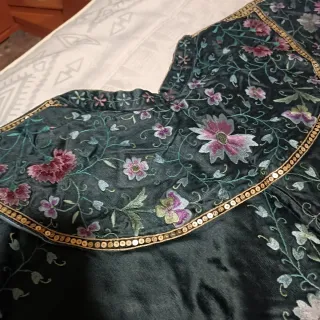 Capote de paseo bordado