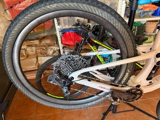 Bicicleta de montaña doble suspension Berria makko