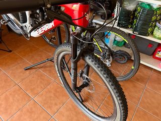 Bicicleta de montaña doble suspension Berria makko