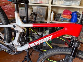 Bicicleta de montaña doble suspension Berria makko