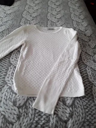 Jersey Stradivarius Blanco Primavera.