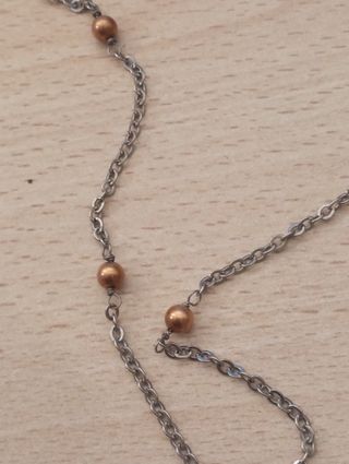 Collana semplice con perline color oro e argento