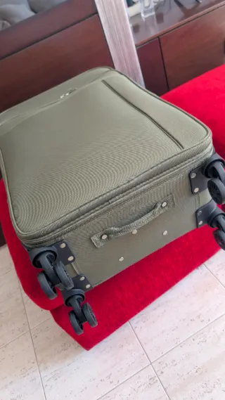 Maleta blanda a estrenar Tamaño M (70cm)