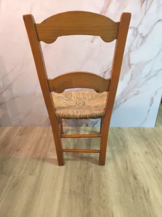 Mesa y 6 Sillas Rústicas