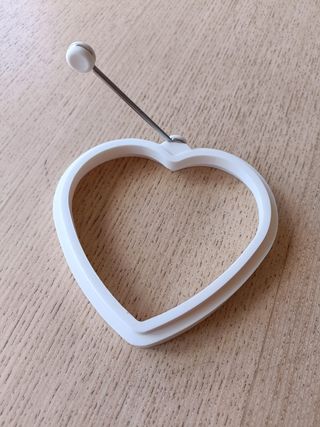 Molde para freír huevos con forma de corazón