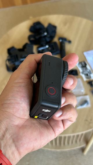 DJI Osmo Action 6 + 3 Baterías + Kit Acces