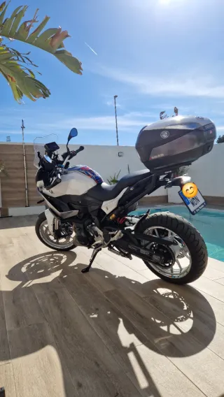 BMW F 900 XR Gris/Blanco