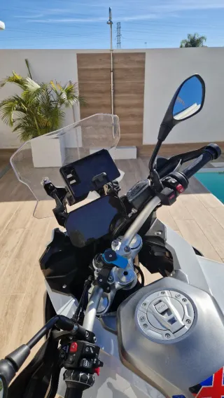 BMW F 900 XR Gris/Blanco