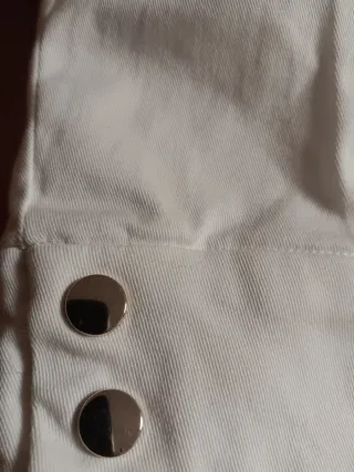 Chaqueta corta, manga larga.