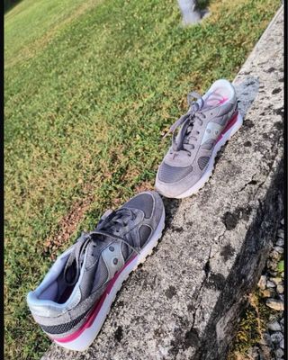 Saucony Shadow grigie e rosa