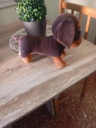 Peluche perro salchicha marrón