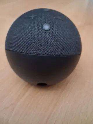Echo Dot negro (5a generación) y adaptador Alexa