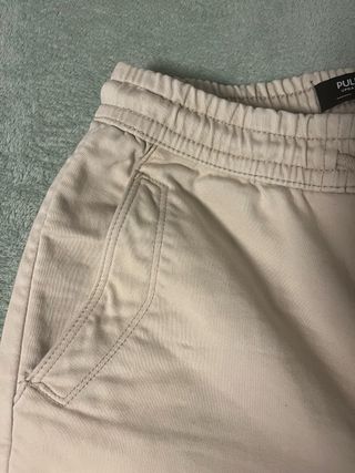 Pantalón Pull&Bear beige talla XS