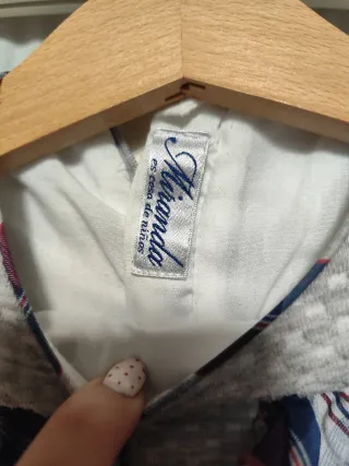 Vestido de bebé con volantes y cuadros