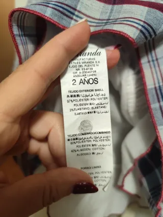Vestido de bebé con volantes y cuadros