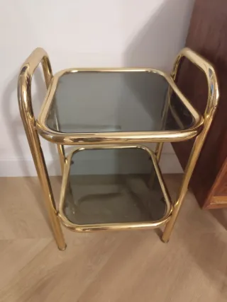 Mesita auxiliar metal y vidrio estilo mid century