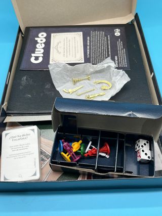 - Hasbro Gaming Cluedo Rediseñado, Juego de Mesa