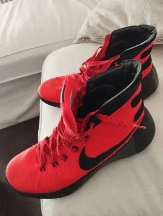 Vendo zapatillas Nike talla 44