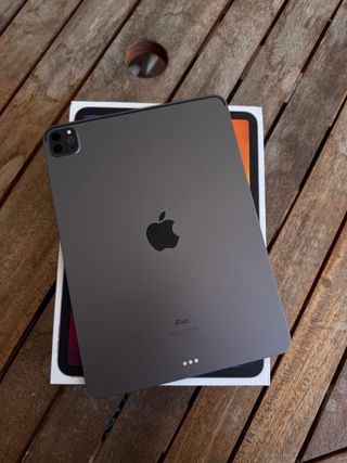 iPad Pro 11" 2gen (2020) + CAJA + LAPIZ