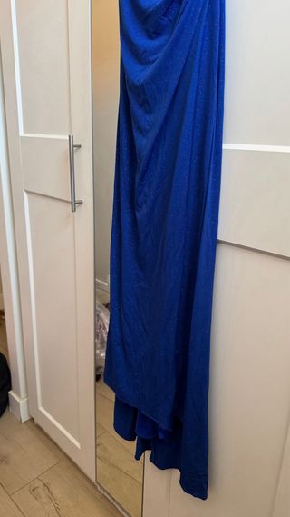 Vestido de fiesta azul brillante ajustado