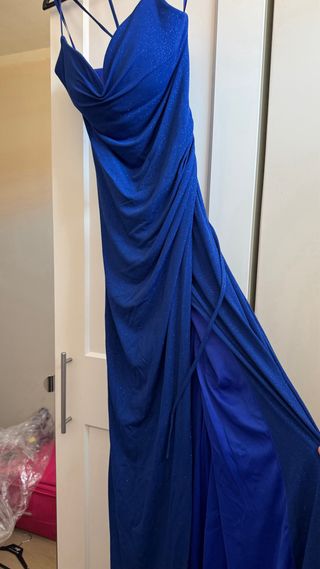 Vestido de fiesta azul brillante ajustado