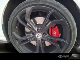 Volkswagen Golf GTI Performance 2.0 TSI 230CV DSG BMT
