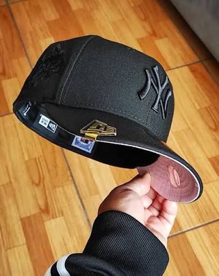 Gorra New Era Yankees Negra y Dorada