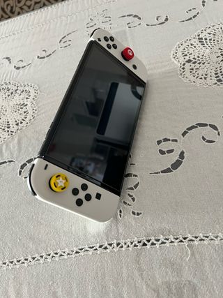 Nintendo Switch OLED Blanca y Negra