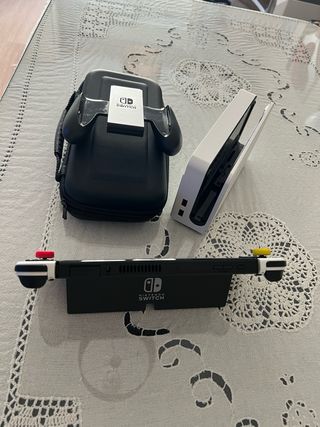 Nintendo Switch OLED Blanca y Negra