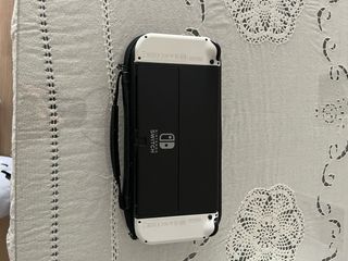 Nintendo Switch OLED Blanca y Negra