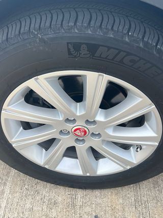 Jaguar E-Pace 2018 impecable