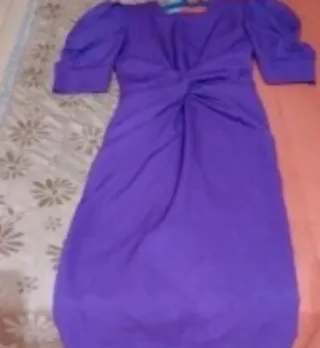 Vestido morado cóctel o fiesta