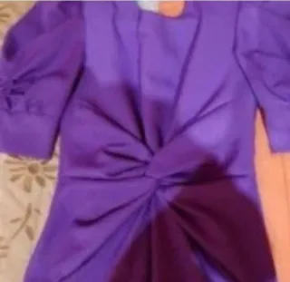 Vestido morado cóctel o fiesta